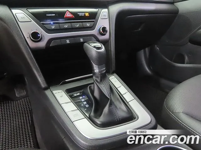 Hyundai Avante — фото 11