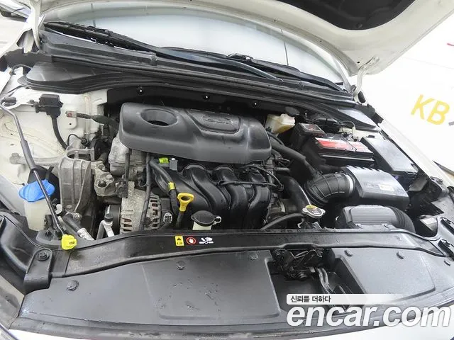 Hyundai Avante — фото 19