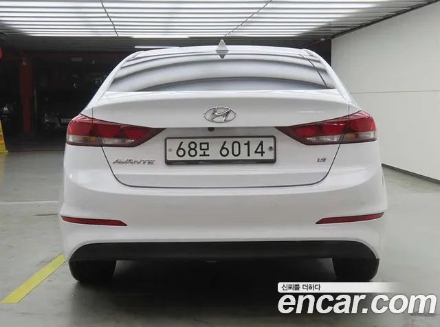 Hyundai Avante — фото 3