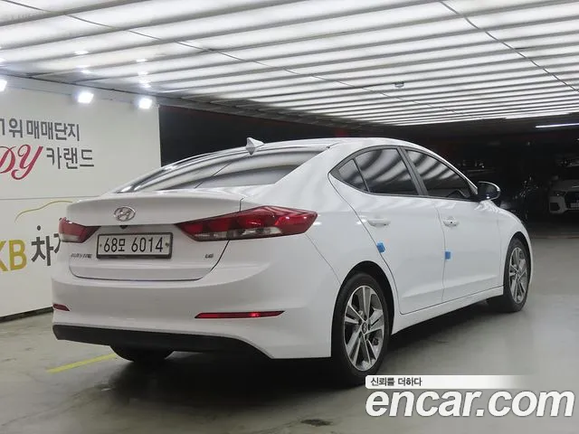 Hyundai Avante — фото 4
