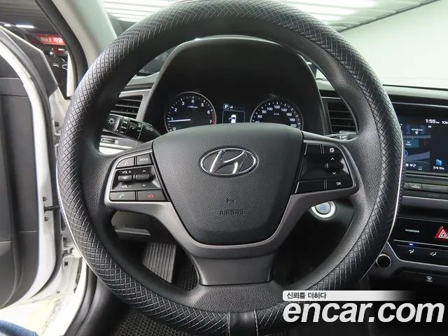 Hyundai Avante — фото 8