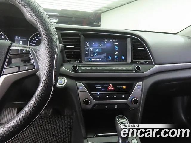 Hyundai Avante — фото 10