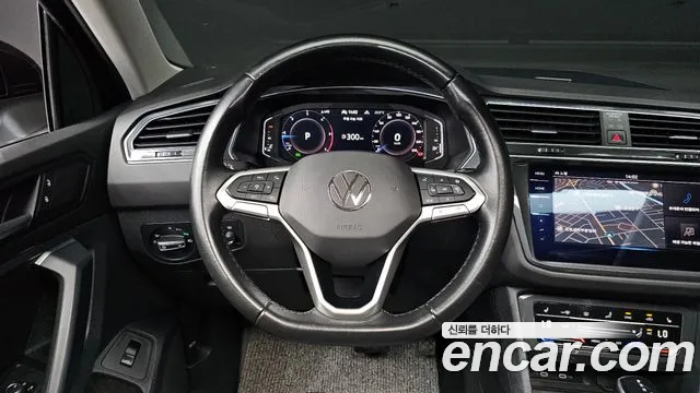 Volkswagen Tiguan — фото 13