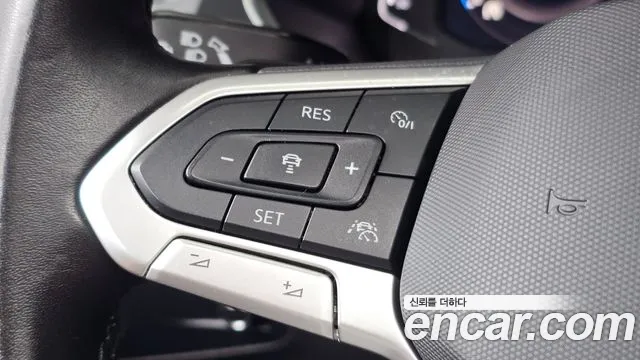 Volkswagen Tiguan — фото 16