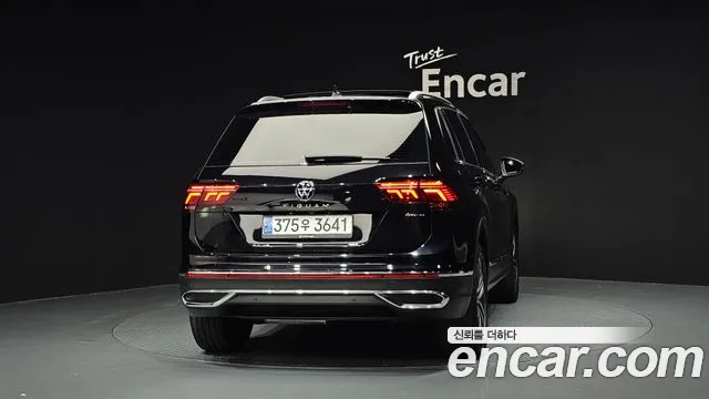 Volkswagen Tiguan — фото 4