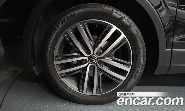 Volkswagen Tiguan — фото 5