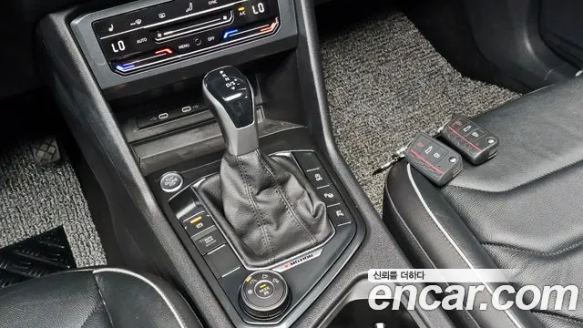 Volkswagen Tiguan — фото 9