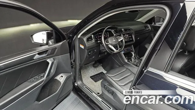 Volkswagen Tiguan — фото 10