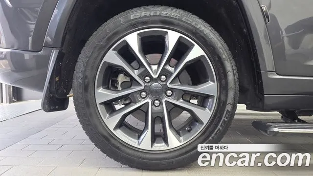 Jeep Cherokee — фото 5