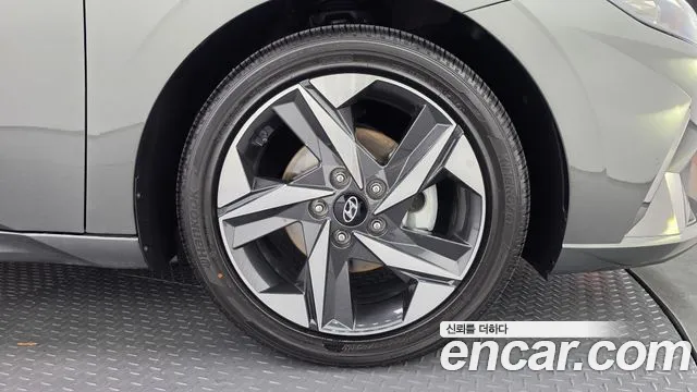 Hyundai Avante — фото 4