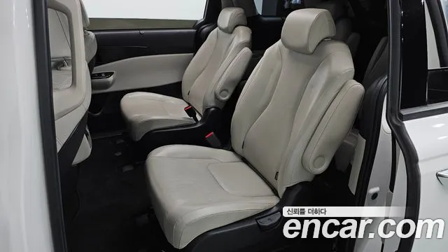 Kia Carnival — фото 11