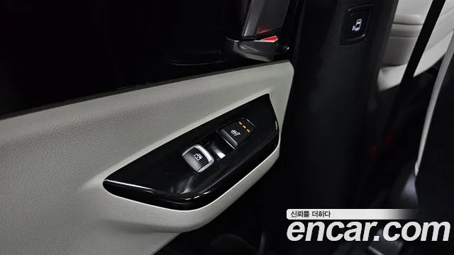 Kia Carnival — фото 17