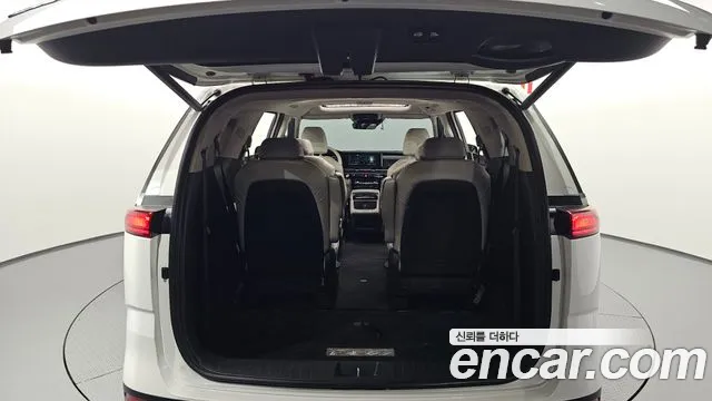Kia Carnival — фото 19