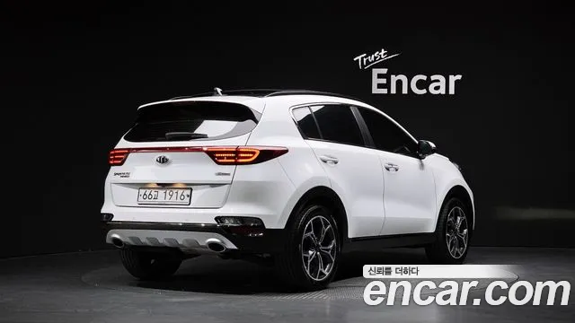 Kia Sportage — фото 1