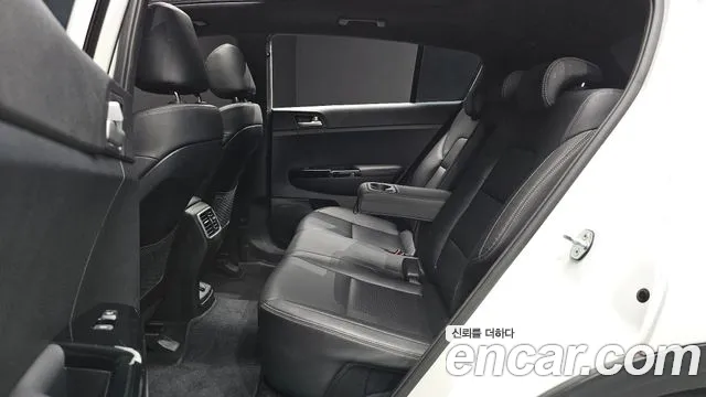 Kia Sportage — фото 10