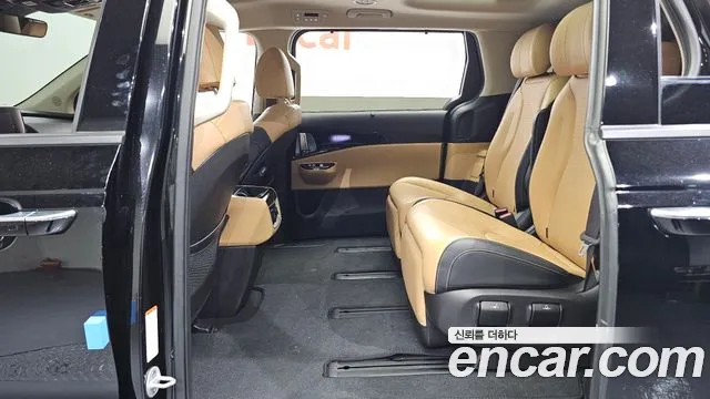 Kia Carnival — фото 11