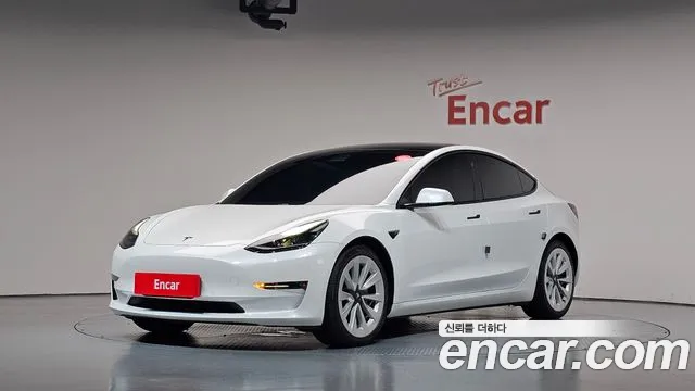 Tesla Model 3 — фото 1