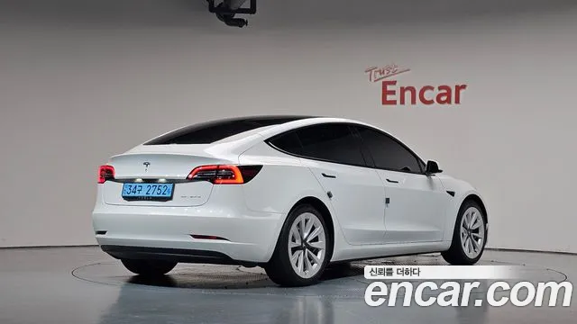 Tesla Model 3 — фото 2