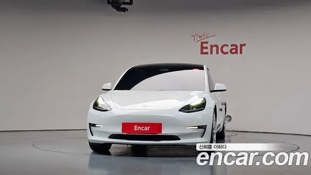 Tesla Model 3 — фото 3
