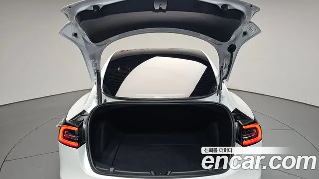 Tesla Model 3 — фото 32