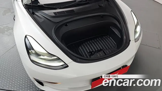 Tesla Model 3 — фото 6
