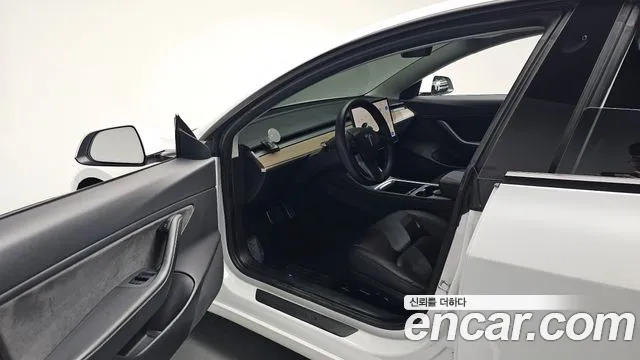 Tesla Model 3 — фото 10