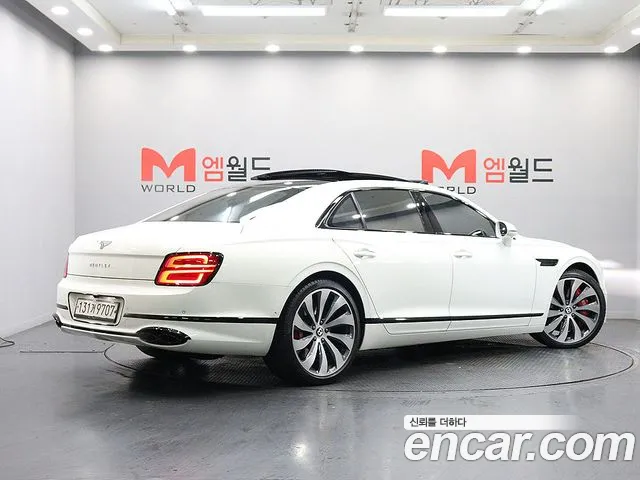 Bentley Flying Spur — фото 2