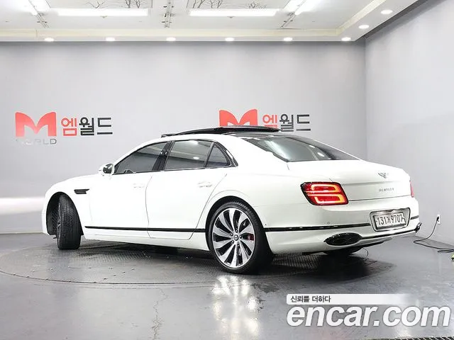 Bentley Flying Spur — фото 4
