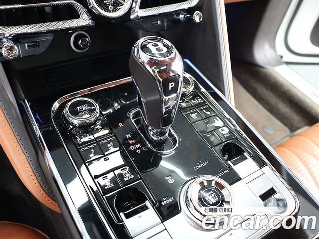 Bentley Flying Spur — фото 9