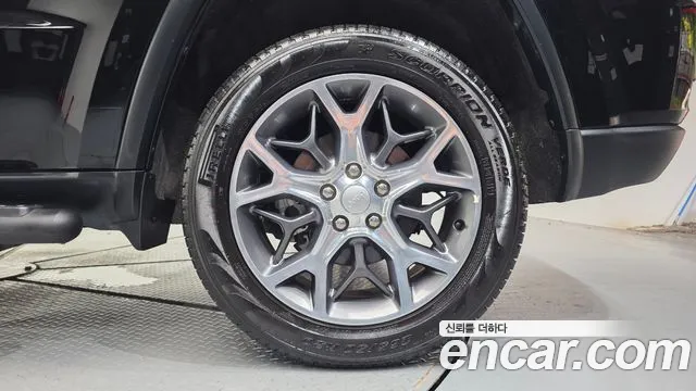 Jeep Cherokee — фото 21