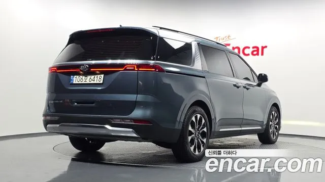 Kia Carnival — фото 1