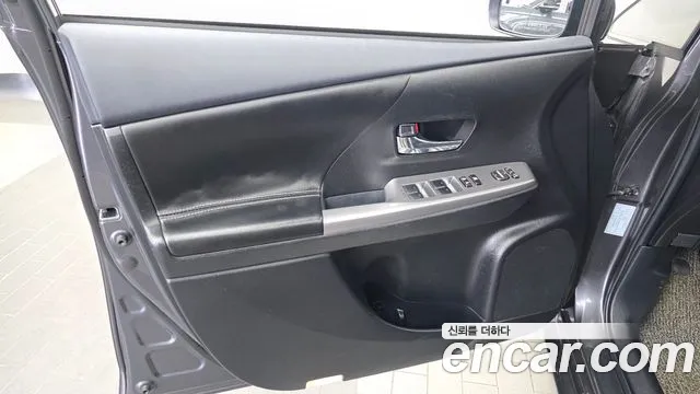 Toyota Prius — фото 24