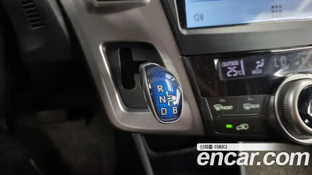 Toyota Prius — фото 9