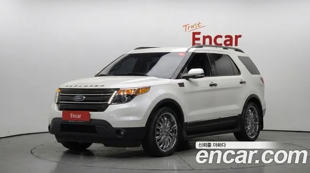 Ford Explorer — фото 1