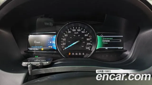 Ford Explorer — фото 8