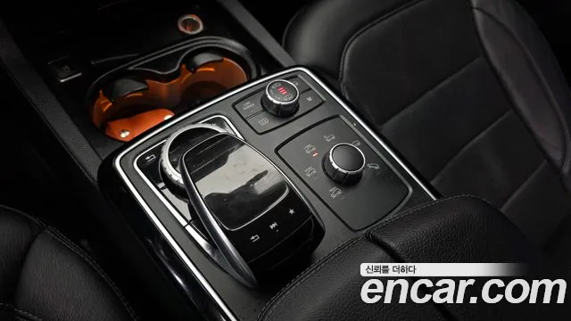 Mercedes-Benz GLS-Class — фото 17