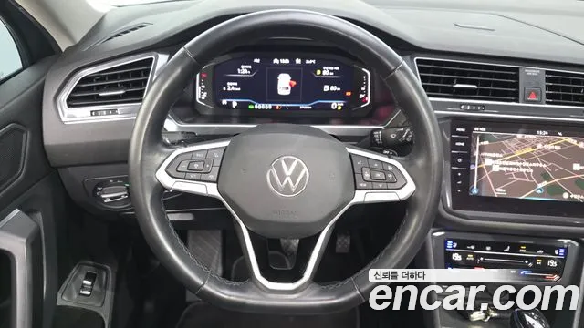 Volkswagen Tiguan — фото 13
