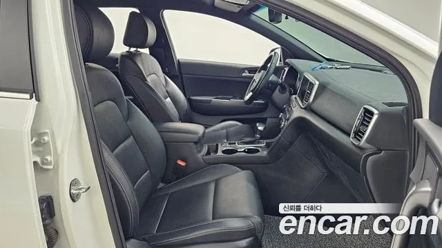Kia Sportage — фото 11