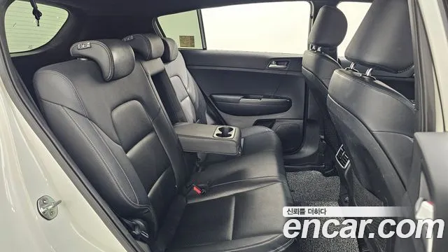 Kia Sportage — фото 12