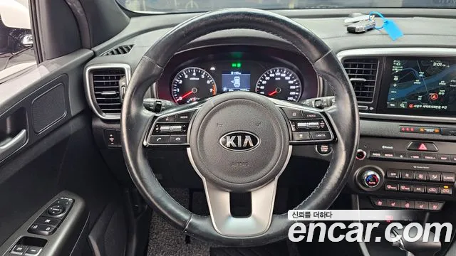 Kia Sportage — фото 13