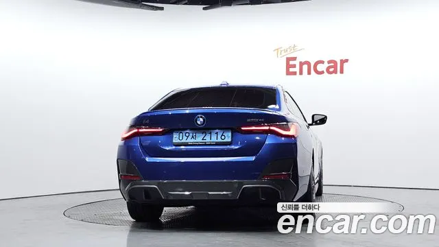 BMW i4 — фото 4