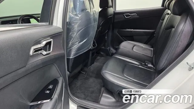 Kia Sportage — фото 12