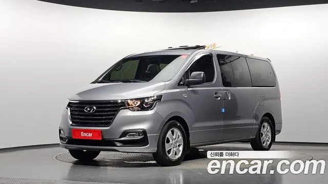 Hyundai Starex — фото 1