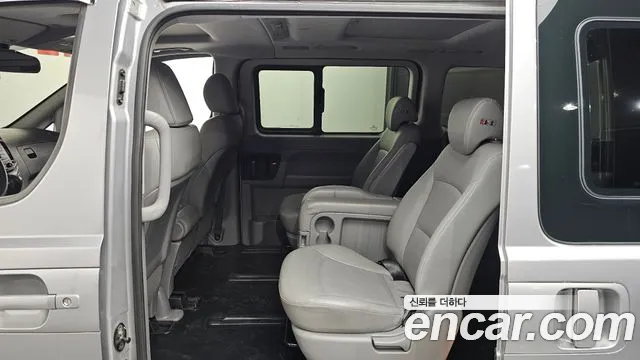 Hyundai Starex — фото 12