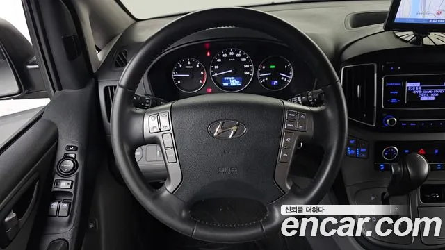 Hyundai Starex — фото 14