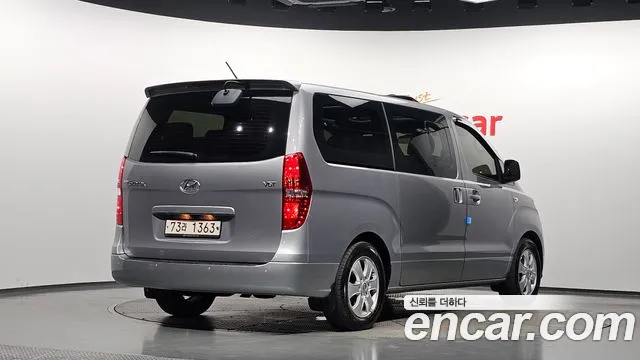 Hyundai Starex — фото 2