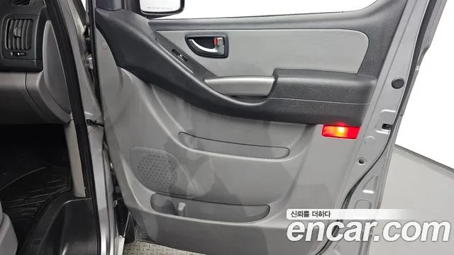 Hyundai Starex — фото 24