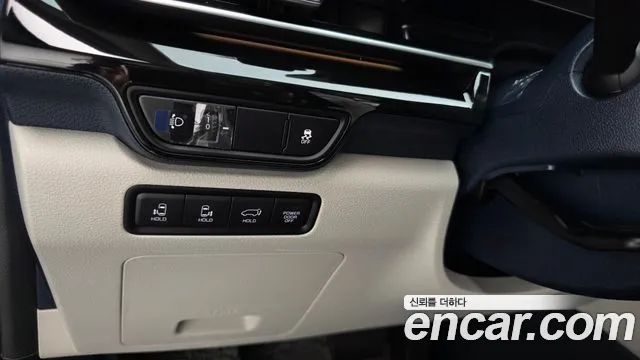 Kia Carnival — фото 28