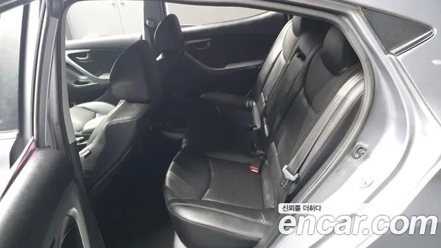 Hyundai Avante — фото 11