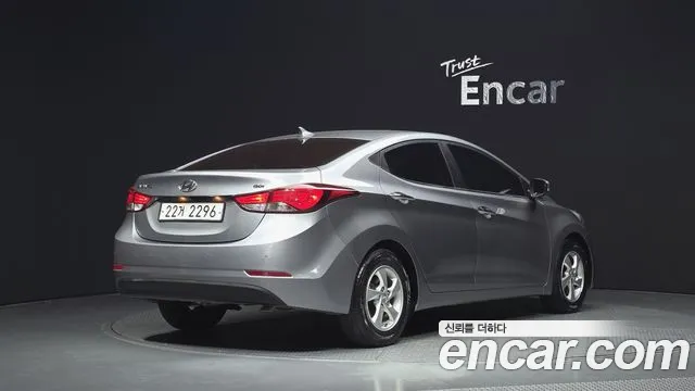 Hyundai Avante — фото 2